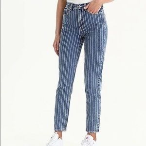 American Eagle Pin Stripe Striped Mom High Rise Taper Leg Jeans Size 00